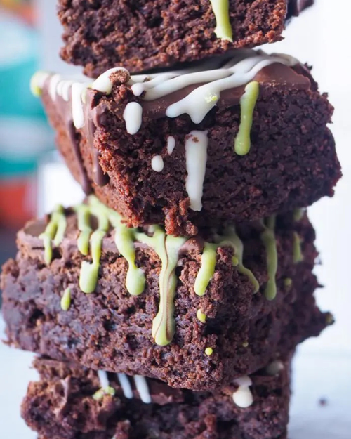 Gluten free chocolate fudge brownies handmade in the UK — soft, fudgy and baked to order